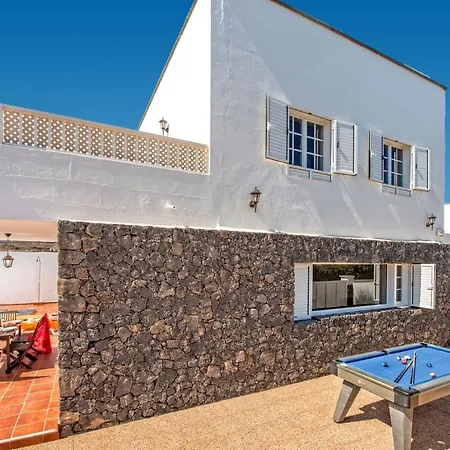 Vila Luz Salinas *